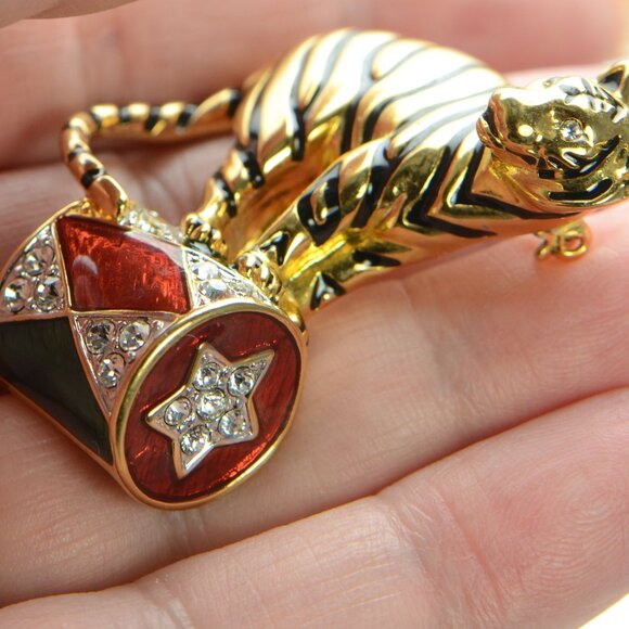 Vintage Kenneth Jay Lane KJL Enamel & Crystal Circus Tiger Pin Brooch - Picture 6 of 8